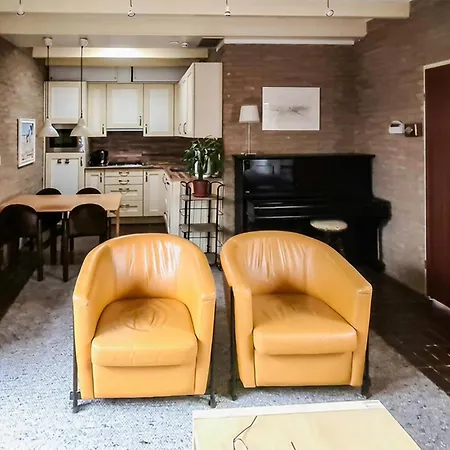 3 Bedroom Cozy In *