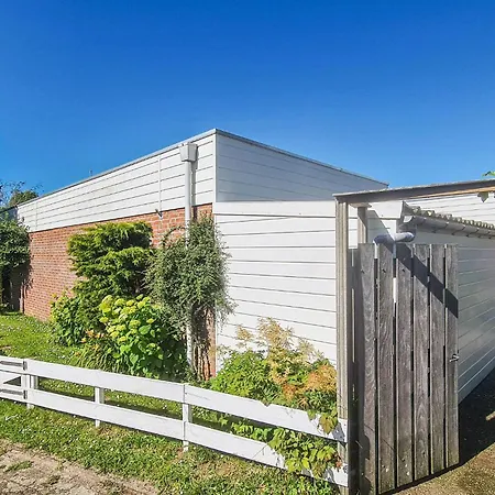3 Bedroom Cozy In *