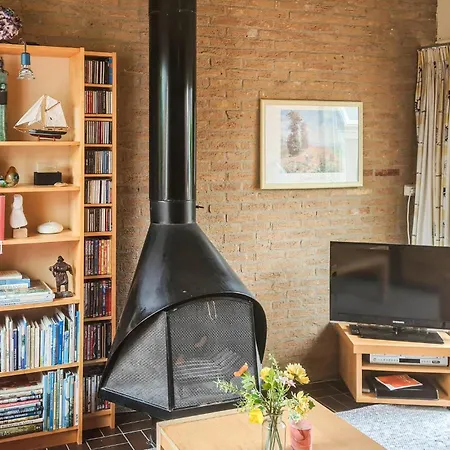 3 Bedroom Cozy In